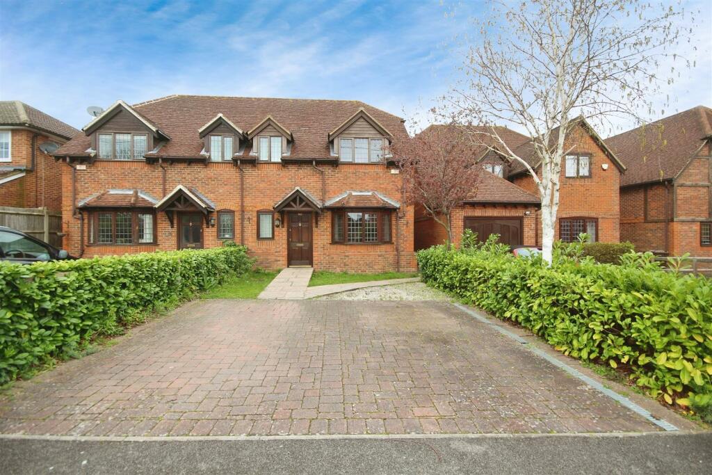 3 bedroom semi-detached house for sale in The Ridgeway, Woodley, Reading, RG5