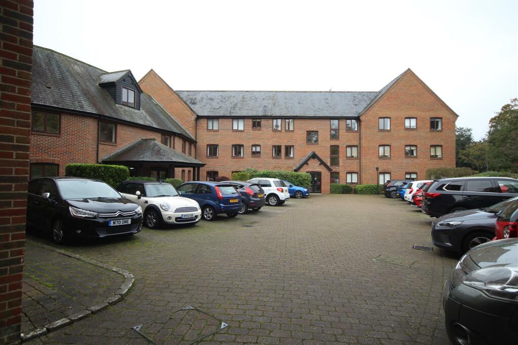 Main image of property: Silk Lane, Twyford, Reading