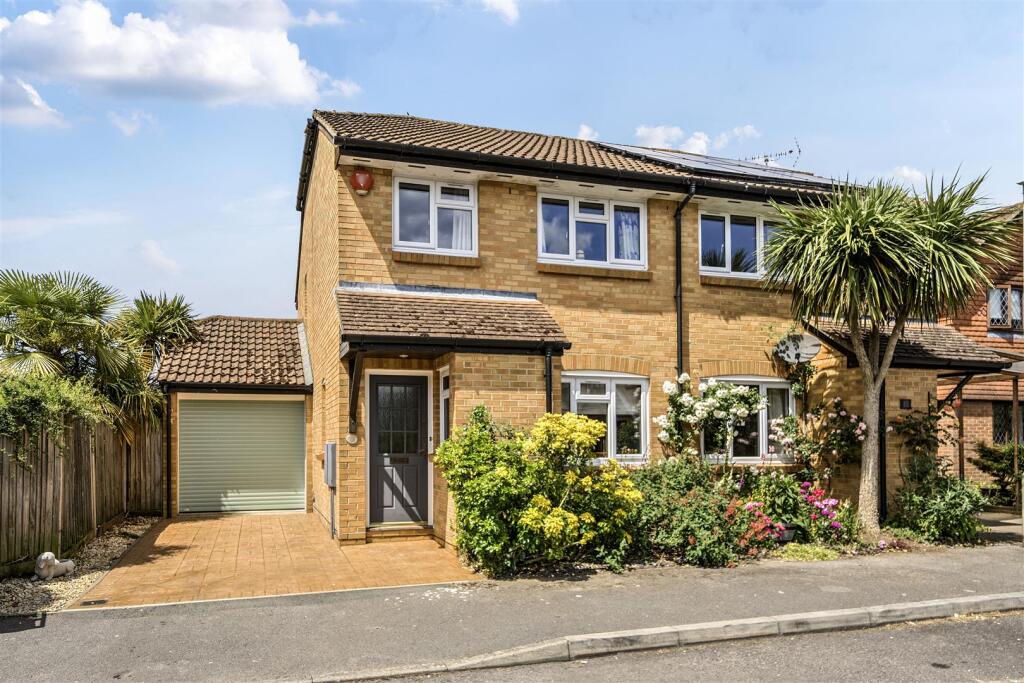 Main image of property: Gooch Close, Twyford, Reading, Berkshire, RG10