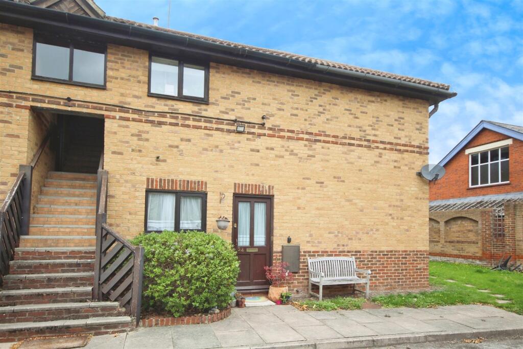 Main image of property: Polehampton Close, Twyford, Reading