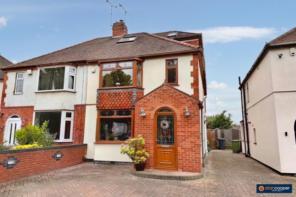 4 bedroom semidetached house for sale in Weddington Road, Nuneaton