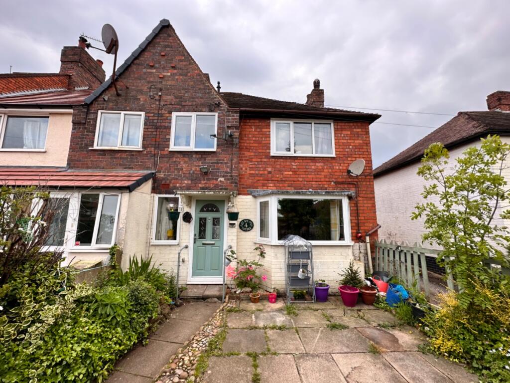 3 bedroom end of terrace house for sale in James Street, New Arley