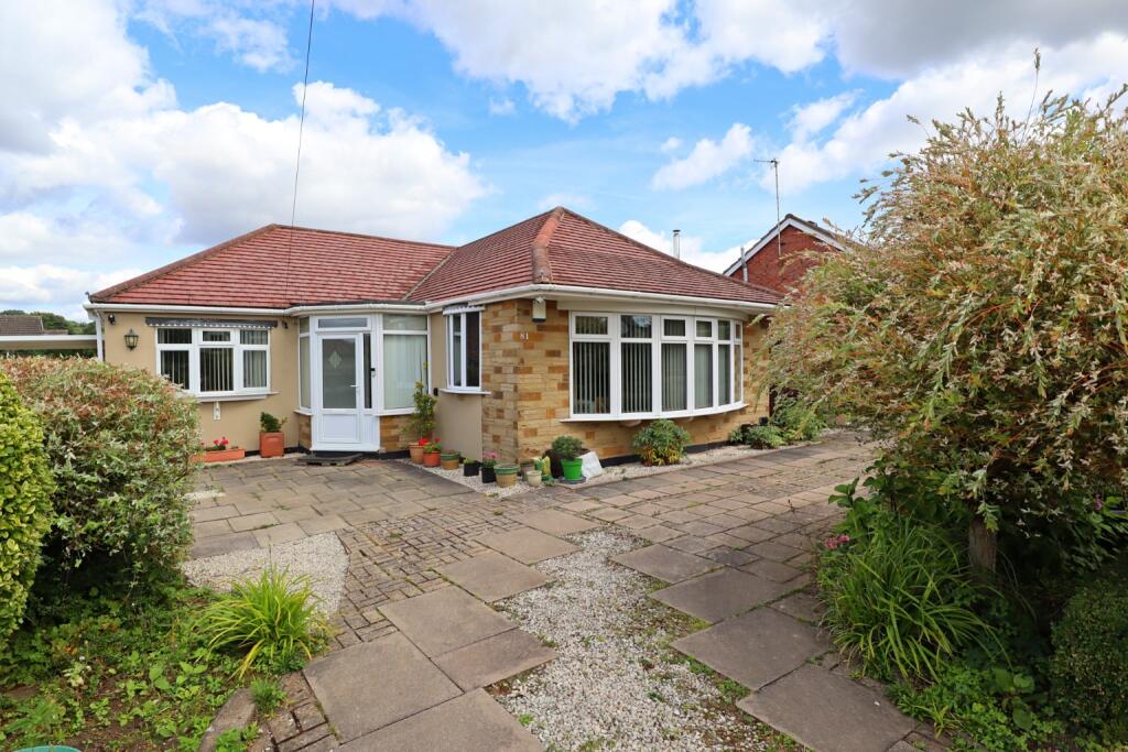 3 bedroom detached bungalow for sale in Bedworth Road, Bulkington, CV12