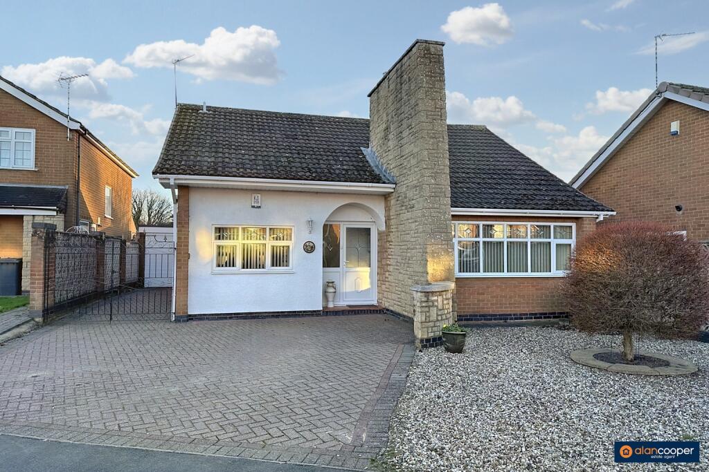 4 bedroom detached house for sale in Shakespeare Drive, Whitestone