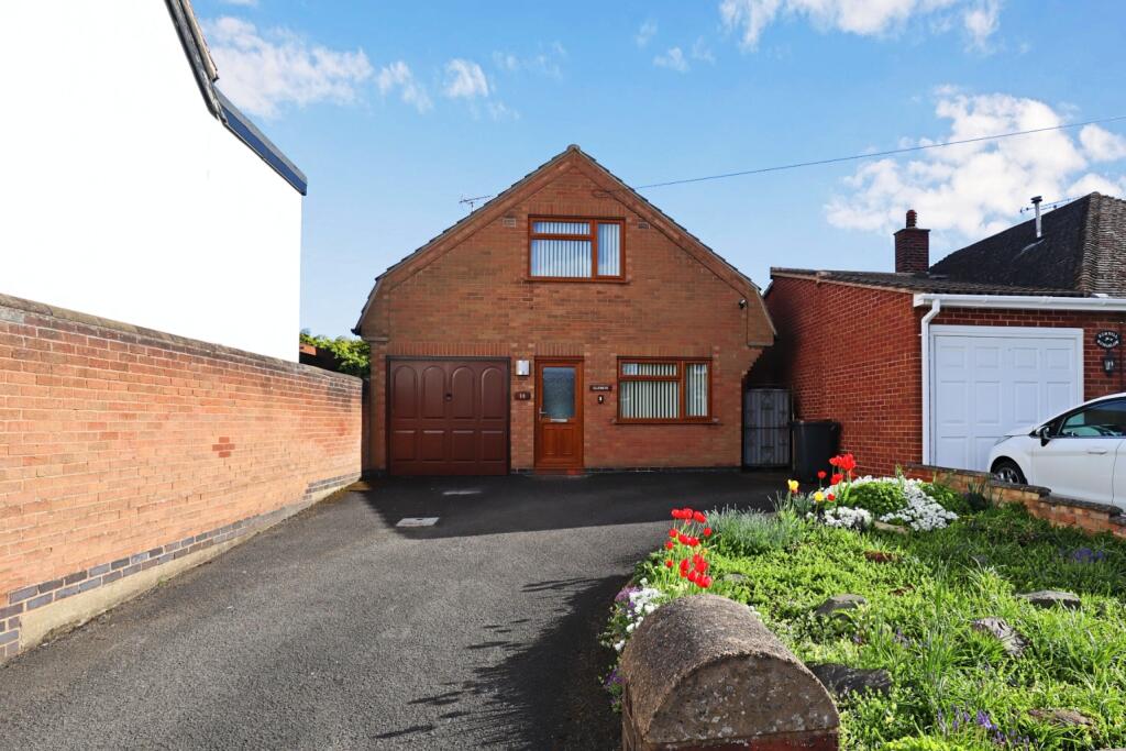 4 bedroom detached house for sale in Kem Street, Attleborough, Nuneaton
