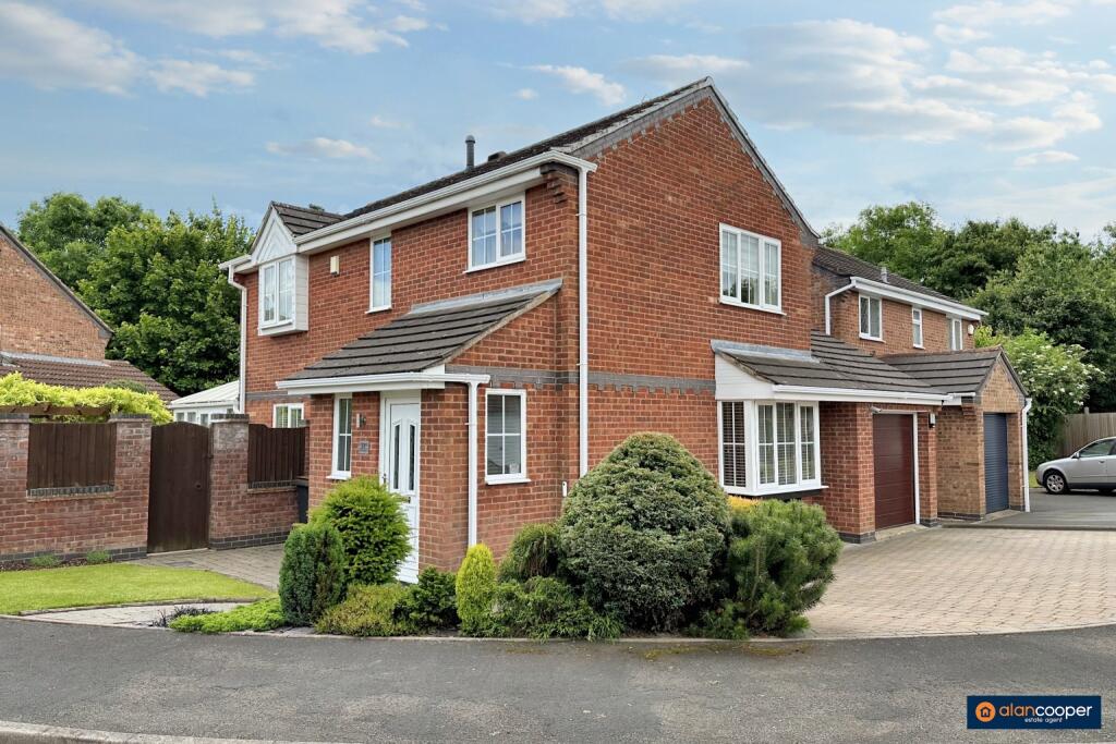 4 bedroom detached house for sale in Launceston Drive, Horeston Grange