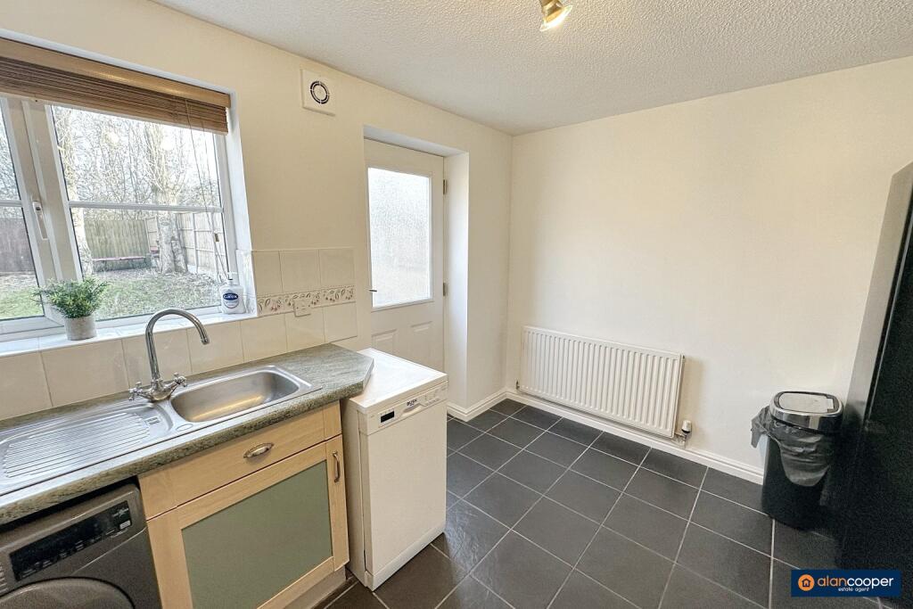 Additional property image - Penshurst Way, Maple Park, Nuneaton, CV11 4XN