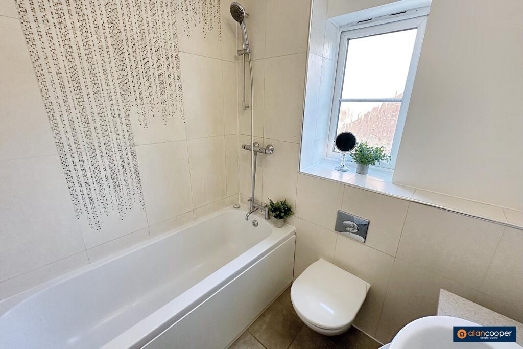 Additional property image - Penshurst Way, Maple Park, Nuneaton, CV11 4XN