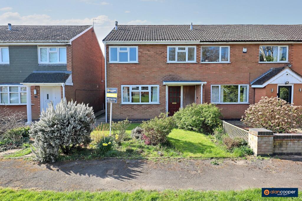 Main image of property: Pangbourne Close, St Nicolas Park, Nuneaton, CV11 6HQ