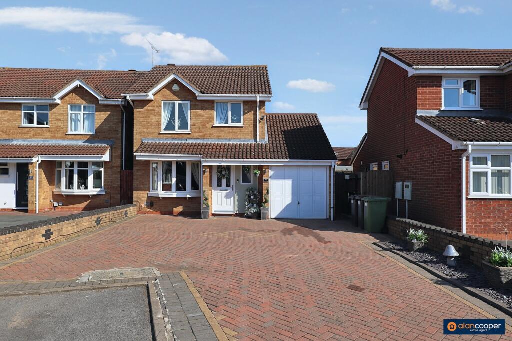 Main image of property: Liskeard Close, Horeston Grange, Nuneaton, CV11 6FJ