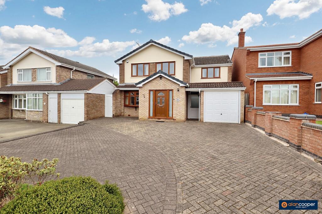 Main image of property: Thirlmere Avenue, St Nicolas Park, Nuneaton, CV11 6HT