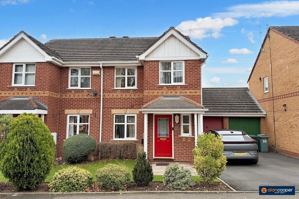 Main image of property: Penshurst Way, Maple Park, Nuneaton, CV11 4XN