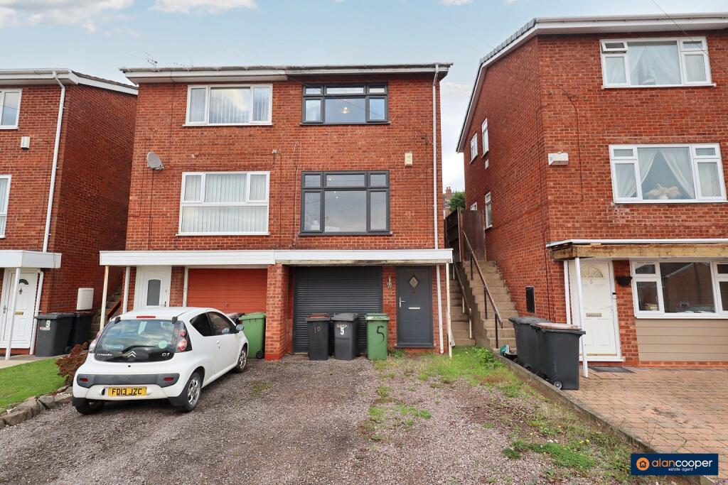 Main image of property: Salisbury Drive, Nuneaton, CV10 9LU