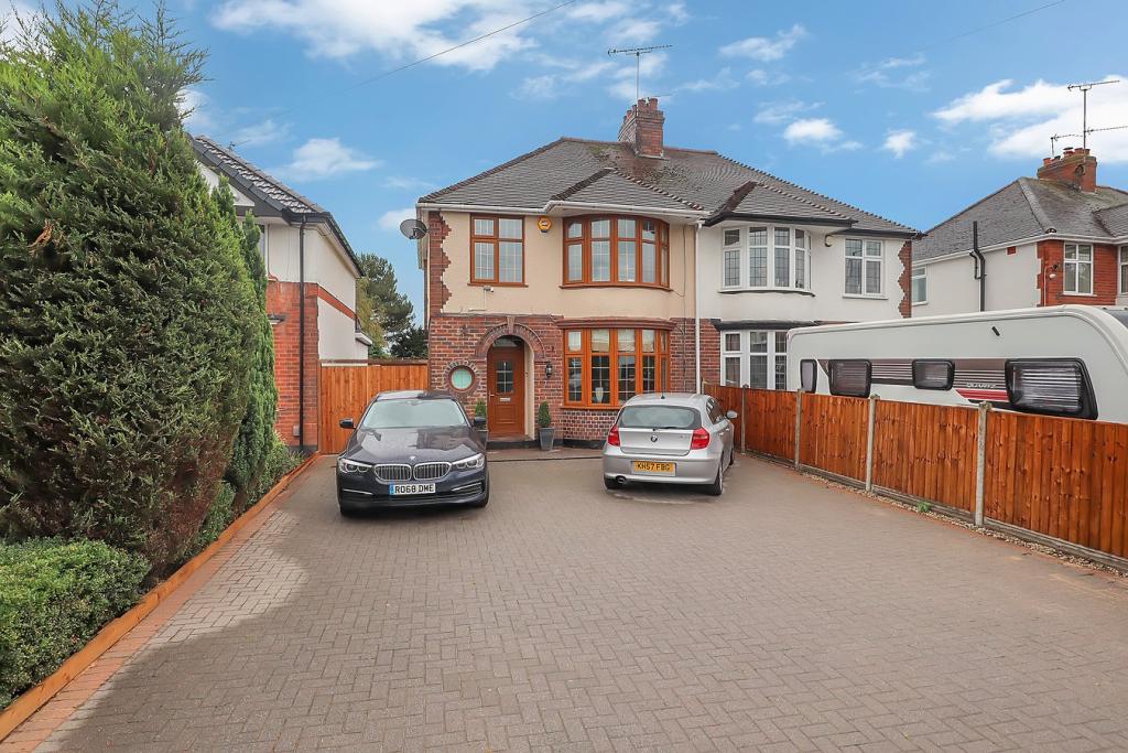 3 bedroom semidetached house for sale in The Long Shoot, Nuneaton, CV11