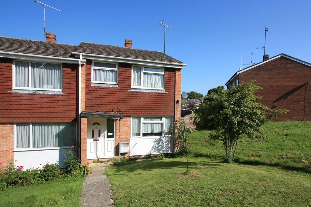 3 bedroom end of terrace house for sale in Windrush, Highworth, SN6 7EA