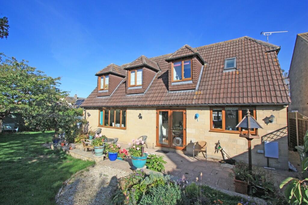 Main image of property: Pentylands Close, Highworth, SN6 7JY