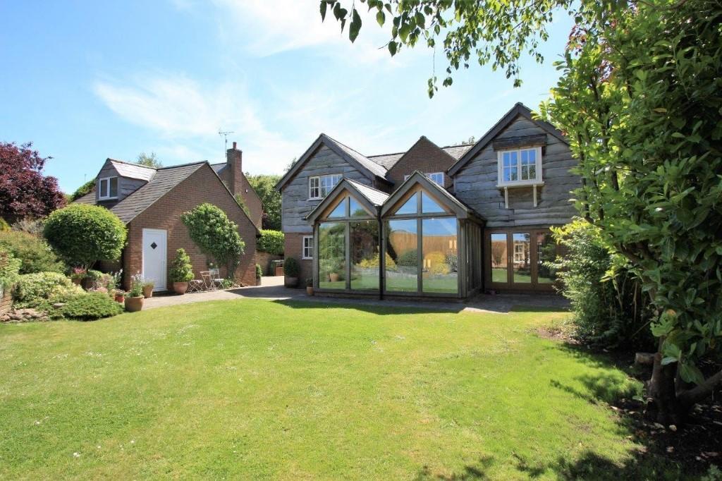 4 bedroom detached house for sale in The Avenue, Stanton Fitzwarren, Swindon, SN6 7SE, SN6