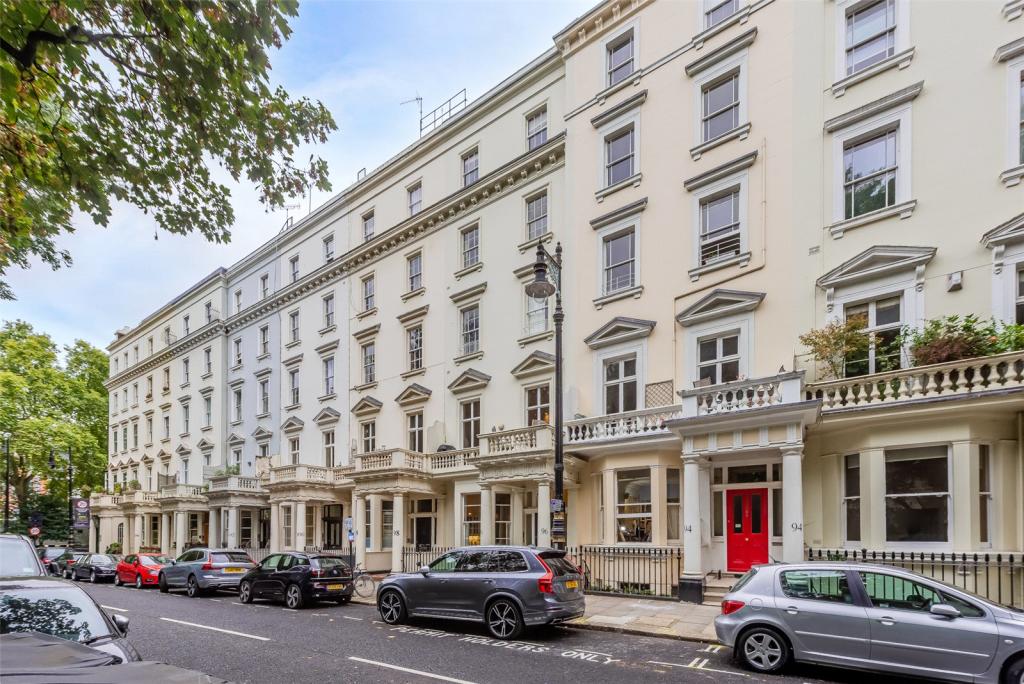 4 bedroom apartment for sale in St. Georges Square, Pimlico, SW1V