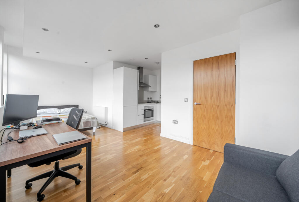 Main image of property: Streatham High Road, London, SW16