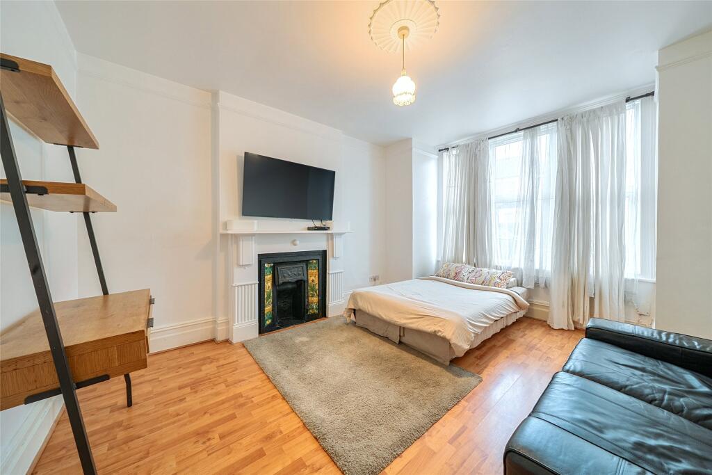 Main image of property: Stanthorpe Road, London, SW16