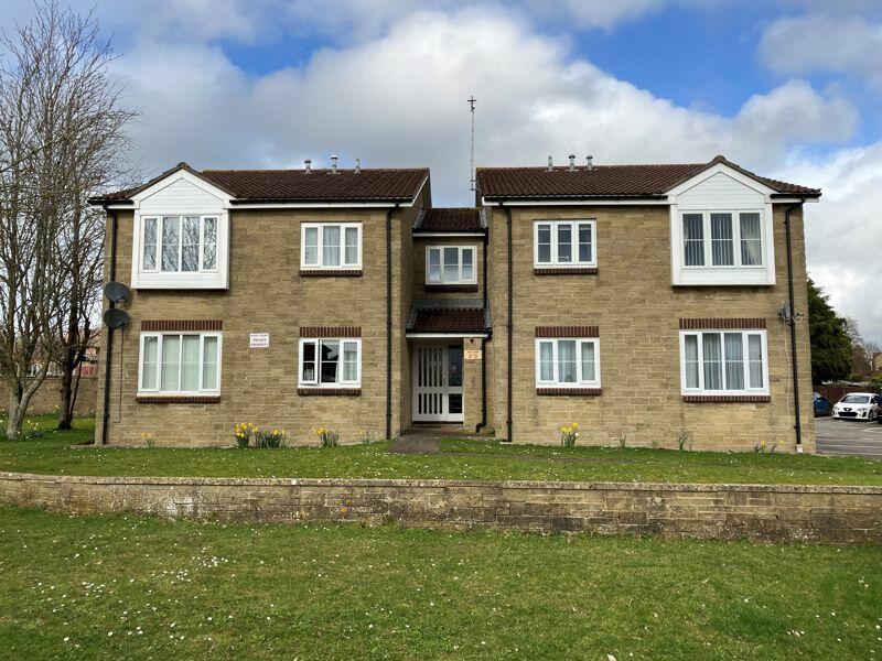1 bedroom ground floor flat for sale in Hyde Court, Abbey Manor Park