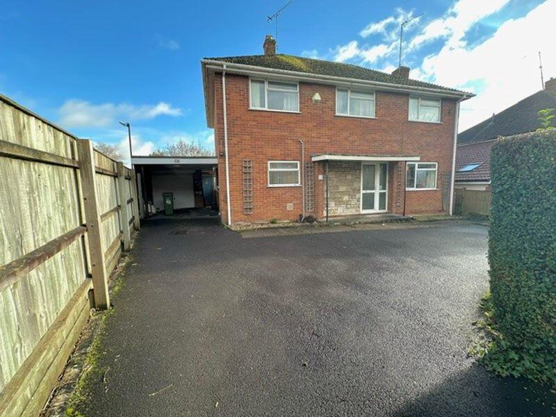 4 bedroom detached house for sale in Larkhill Road, Yeovil, BA21
