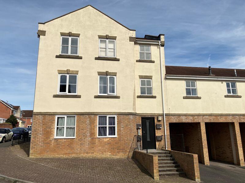 2 bedroom ground floor flat for sale in Ermine Street, Yeovil Ground