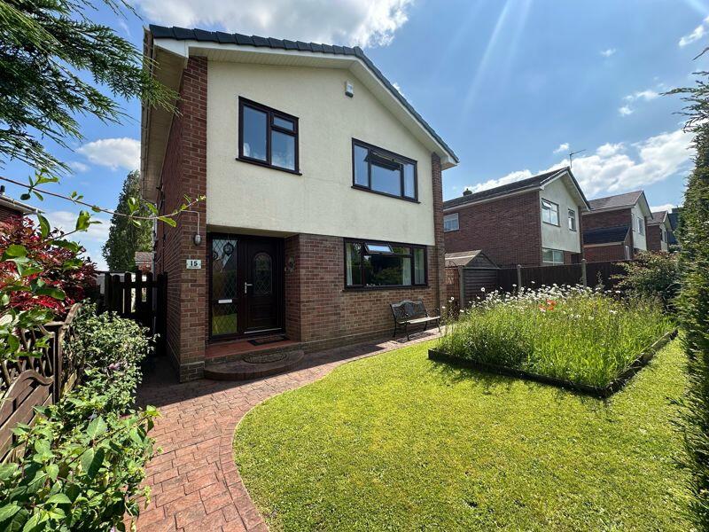 4 bedroom detached house for sale in Fairmead Road, Yeovil Family