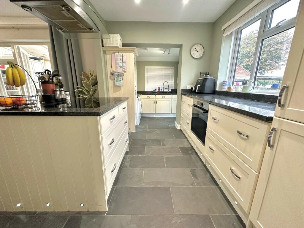 Additional property image - Chilton Grove, Yeovil, Somerset