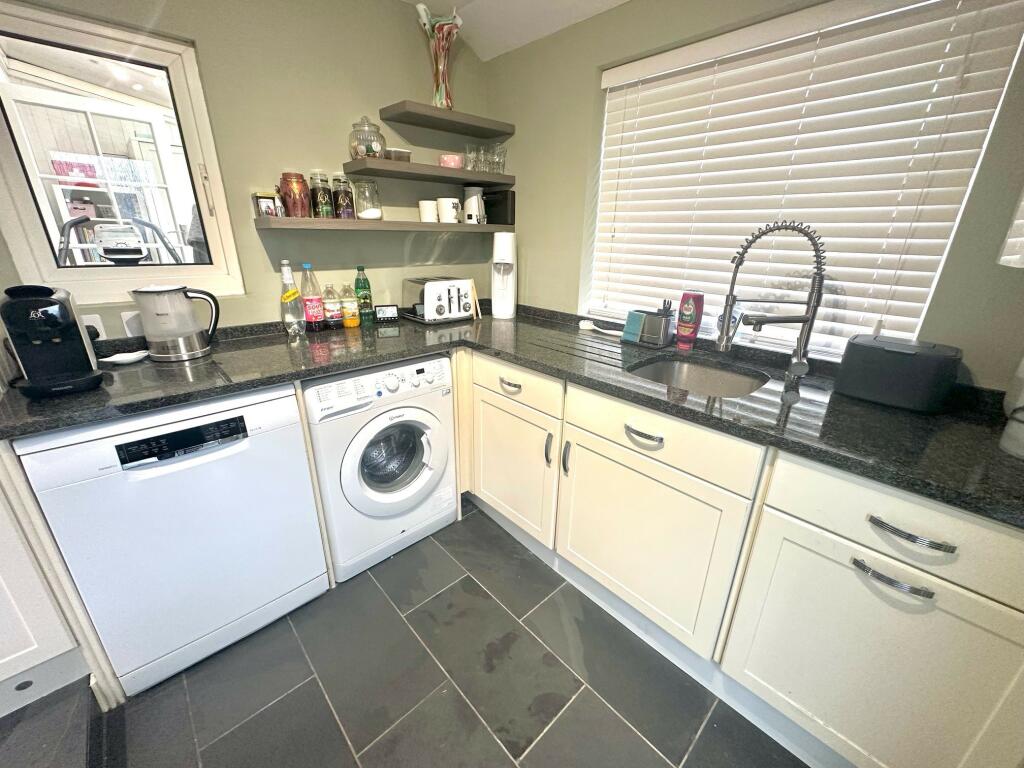 Additional property image - Chilton Grove, Yeovil, Somerset