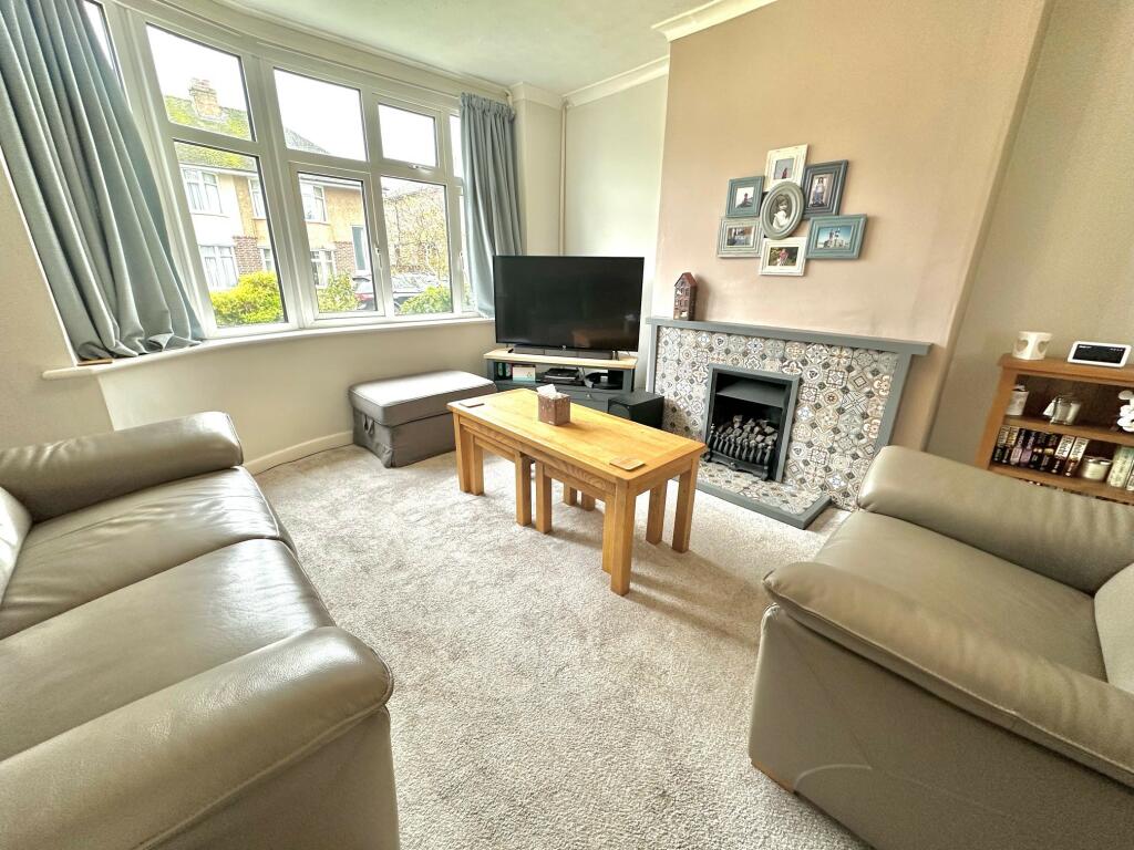 Additional property image - Chilton Grove, Yeovil, Somerset