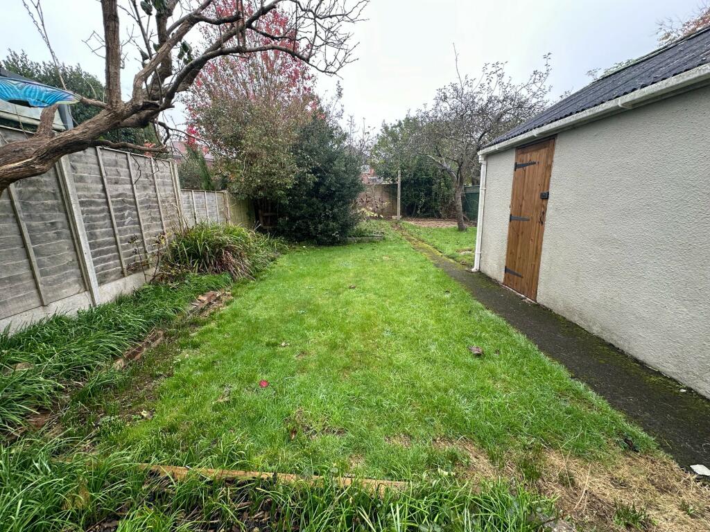 Additional property image - Chilton Grove, Yeovil, Somerset
