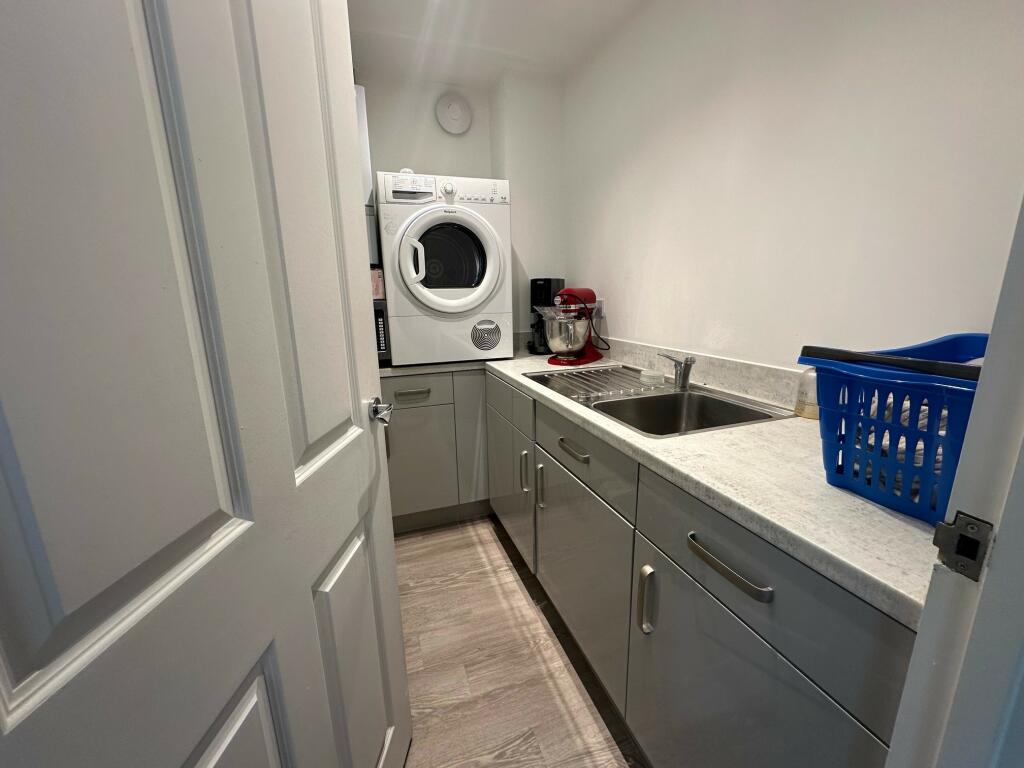 Additional property image - Perrys Hill, Yeovil