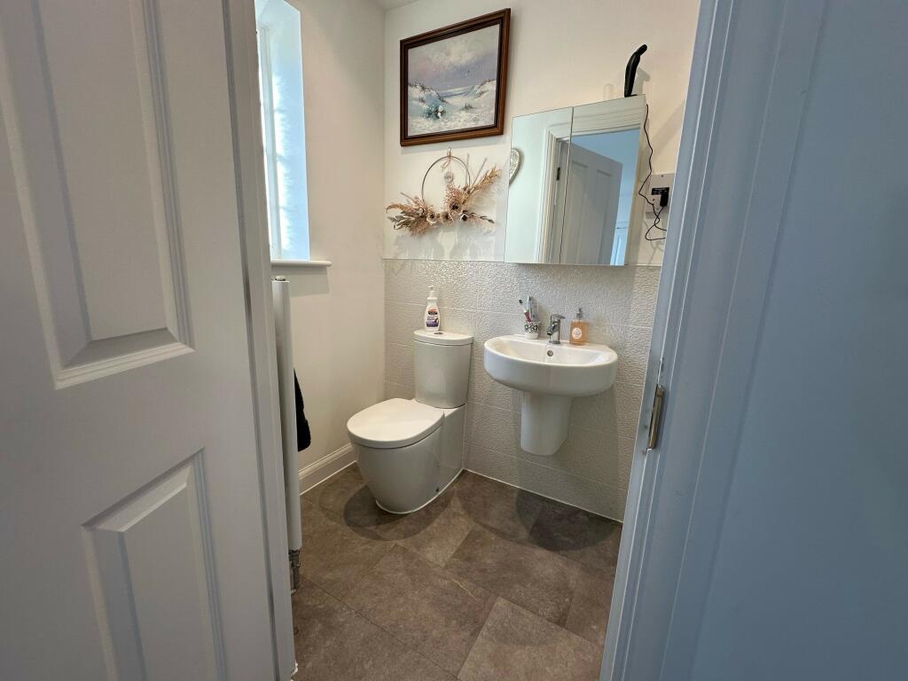 Additional property image - Perrys Hill, Yeovil