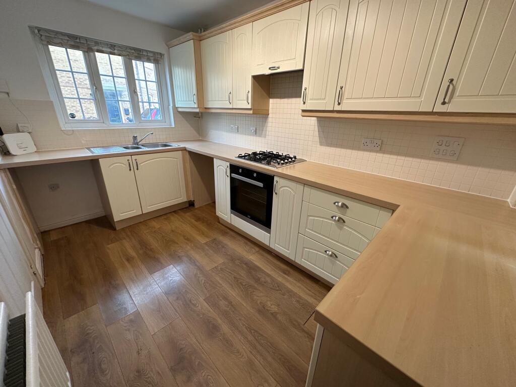Additional property image - Percivale Road, Yeovil, Somerset, BA21 3GZ
