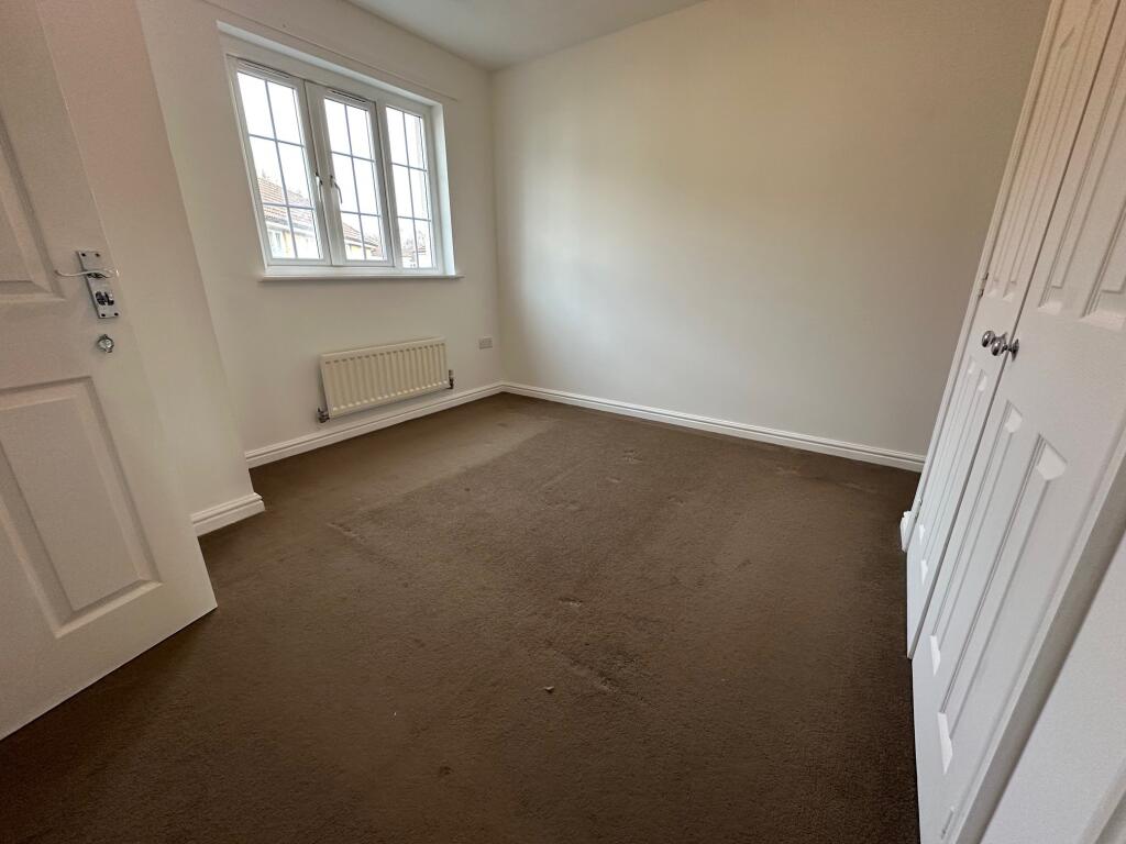 Additional property image - Percivale Road, Yeovil, Somerset, BA21 3GZ