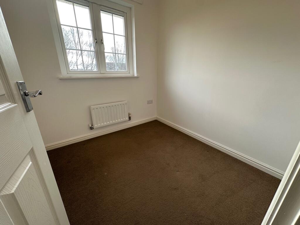 Additional property image - Percivale Road, Yeovil, Somerset, BA21 3GZ