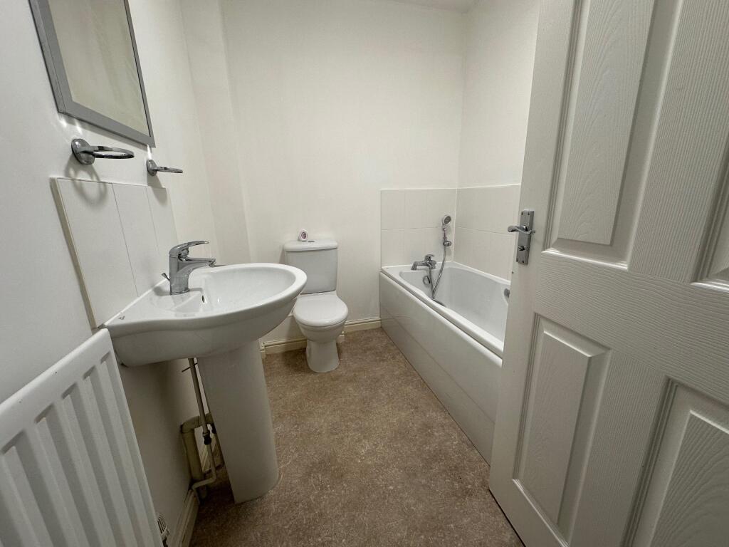 Additional property image - Percivale Road, Yeovil, Somerset, BA21 3GZ