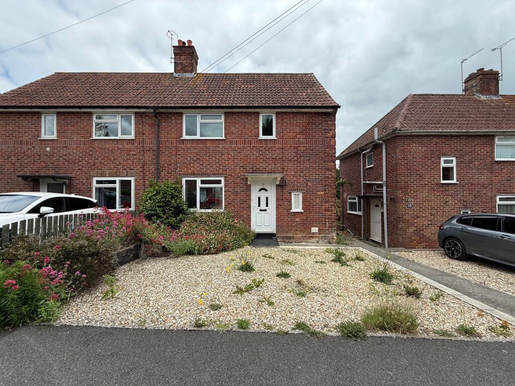 3 bedroom semi-detached house