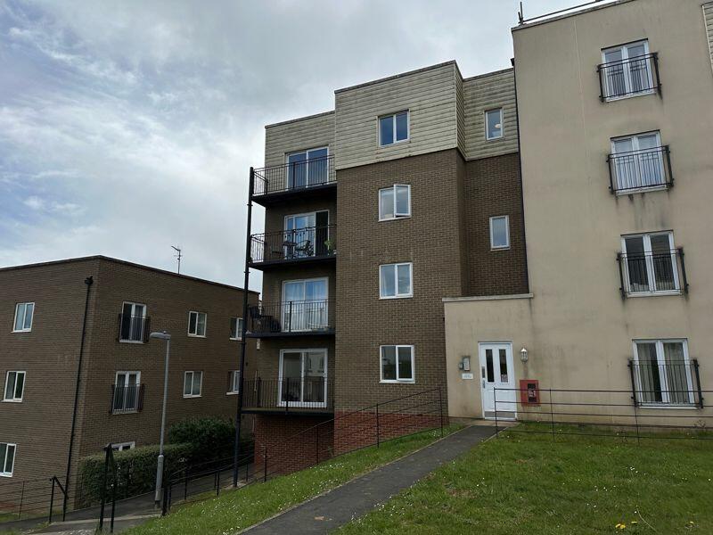 2 bedroom flat for sale in Great Mead, Wyndham Park, Yeovil, BA21
