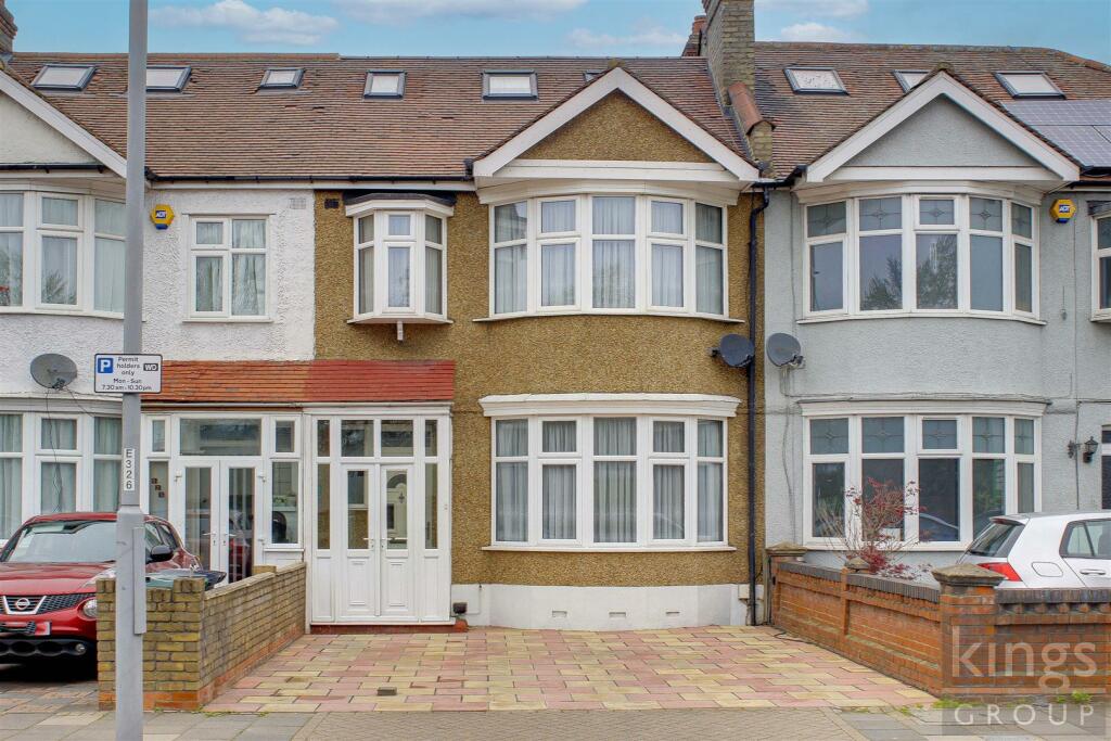 4 bedroom terraced house for sale in Wadham Road, London, E17