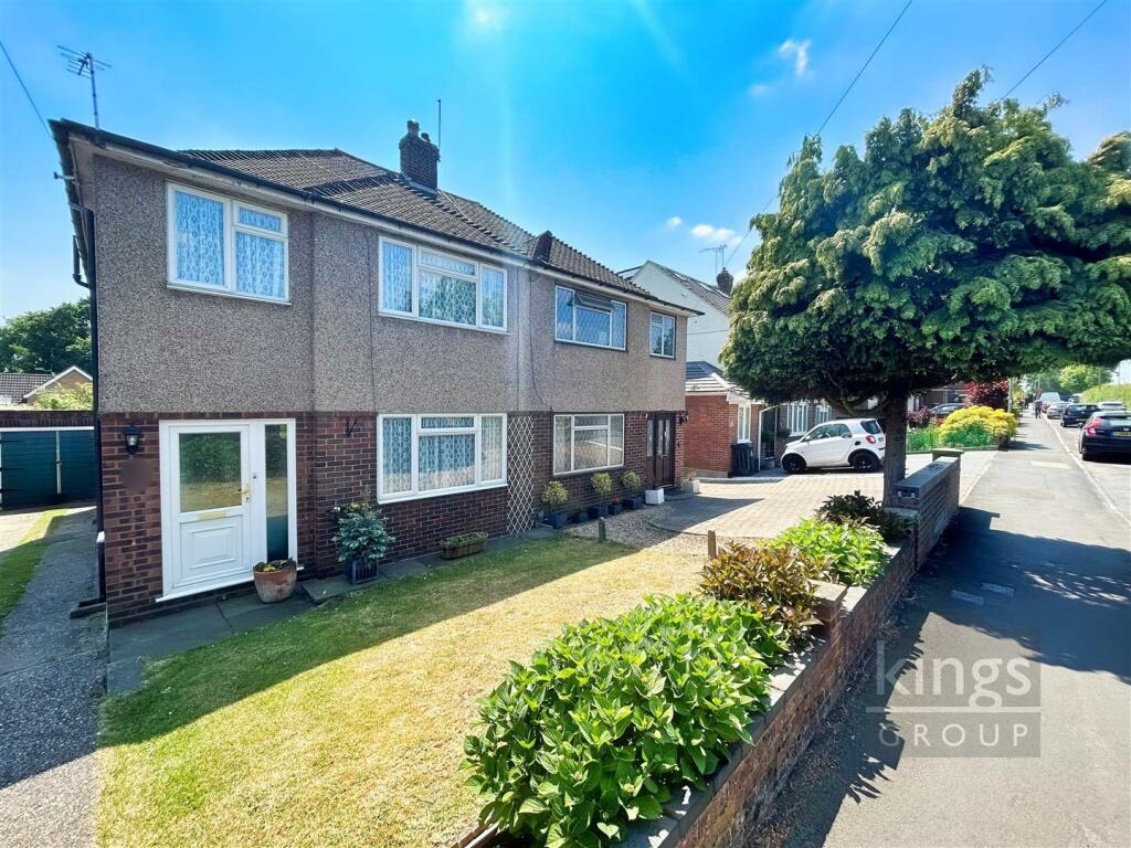 3 bedroom semidetached house for sale in Cuffley Hill, Goffs Oak
