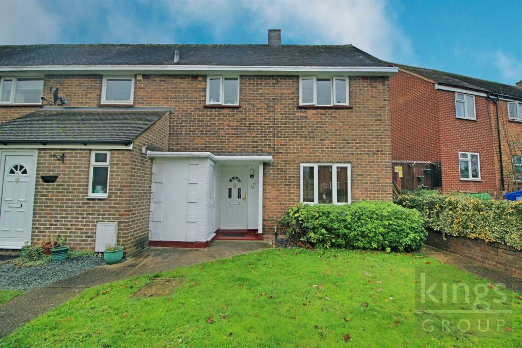 2 bedroom end of terrace house for sale in Whitefields Road, Cheshunt