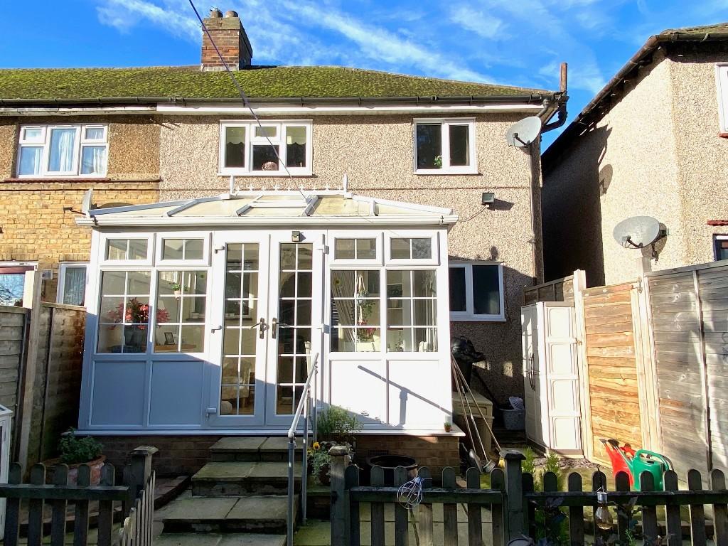 3 bedroom end of terrace house for sale in Frizlands Lane, Dagenham