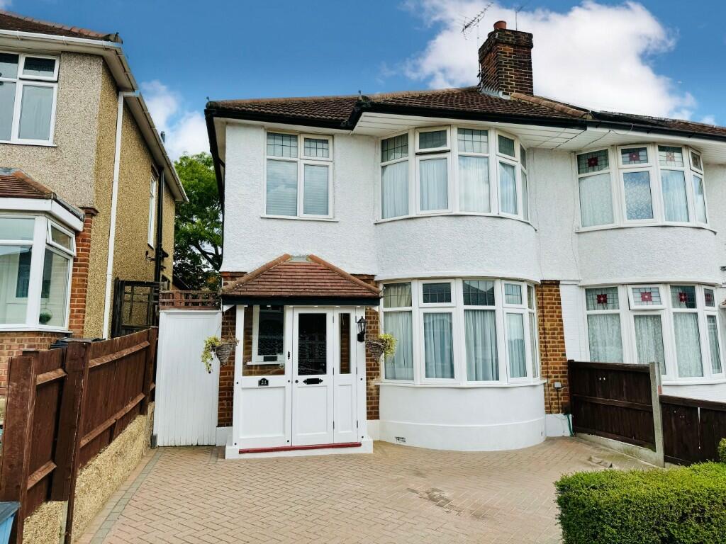 Main image of property: Parkland Road, Woodford Green, Essex, IG8
