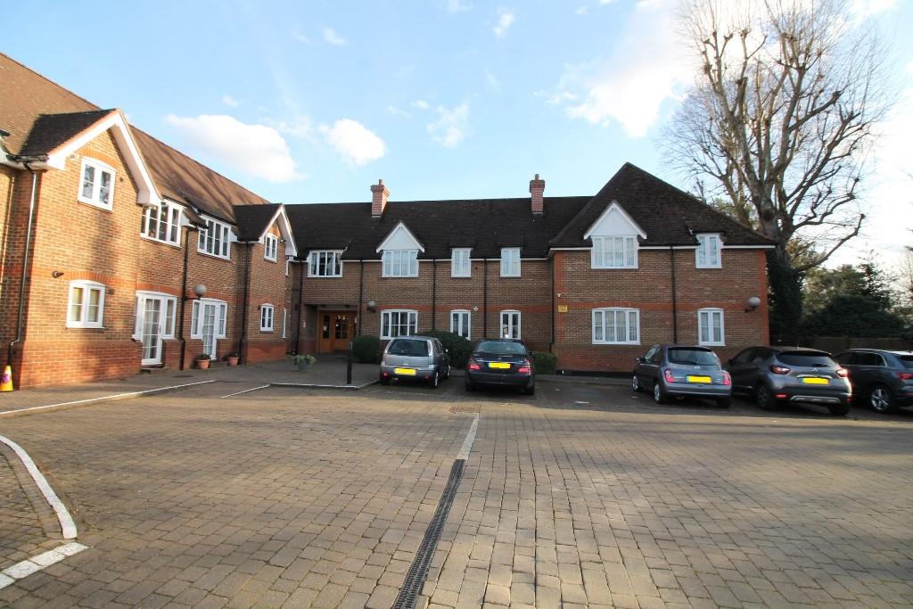 1 bedroom retirement property for sale in Main Road, Romford, London, RM2