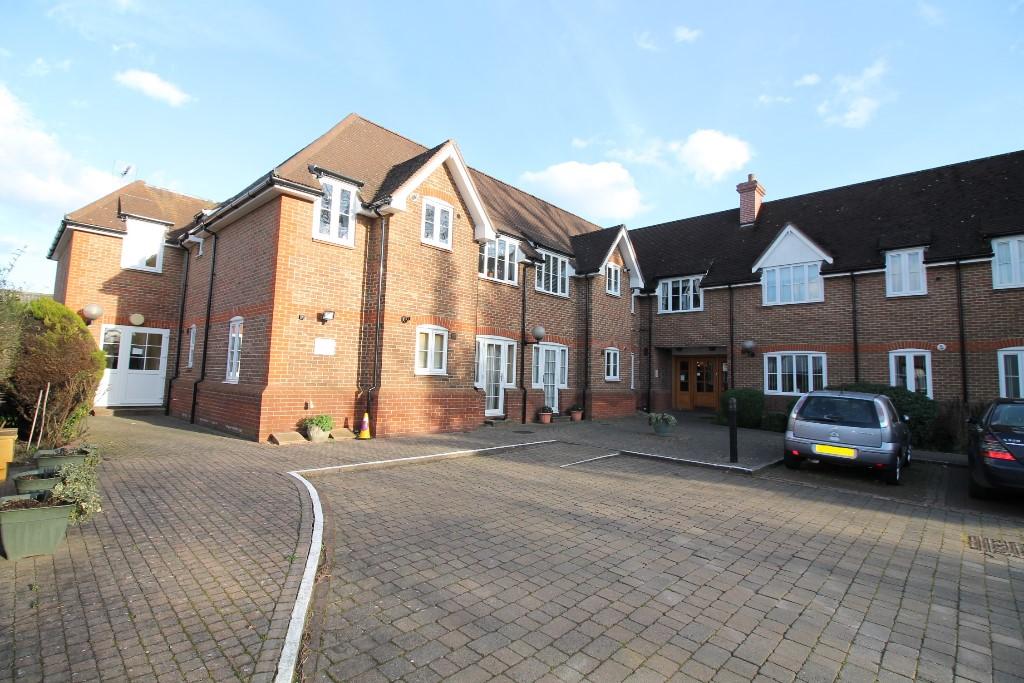 1 bedroom retirement property for sale in Main Road, Romford, London, RM2