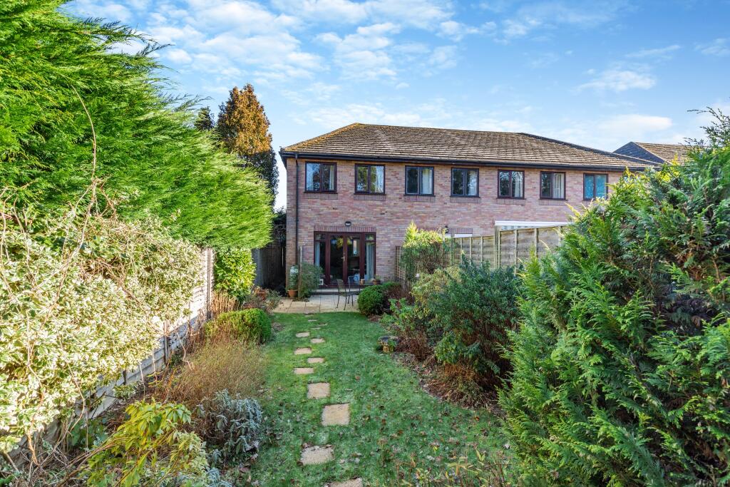 2 bedroom end of terrace house for sale in Hervines Court, Hervines Road, Amersham, HP6 5HH, HP6