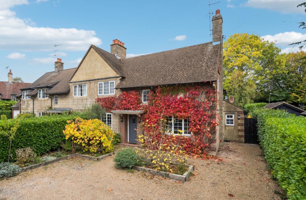 Main image of property: Elm Close, Amersham