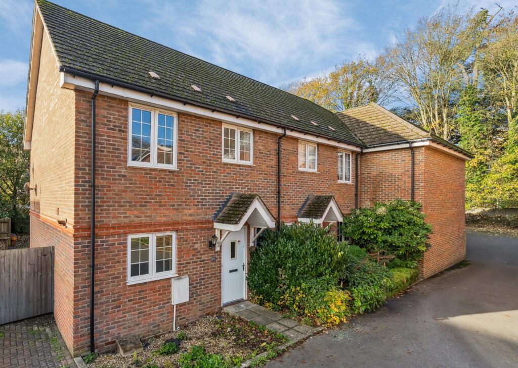 Main image of property: Brudenell Close, Amersham